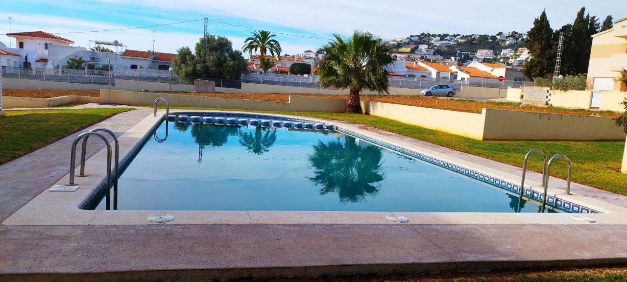 Chalet Independiente Con Vistas En Urbanizacion Privada * Peñíscola